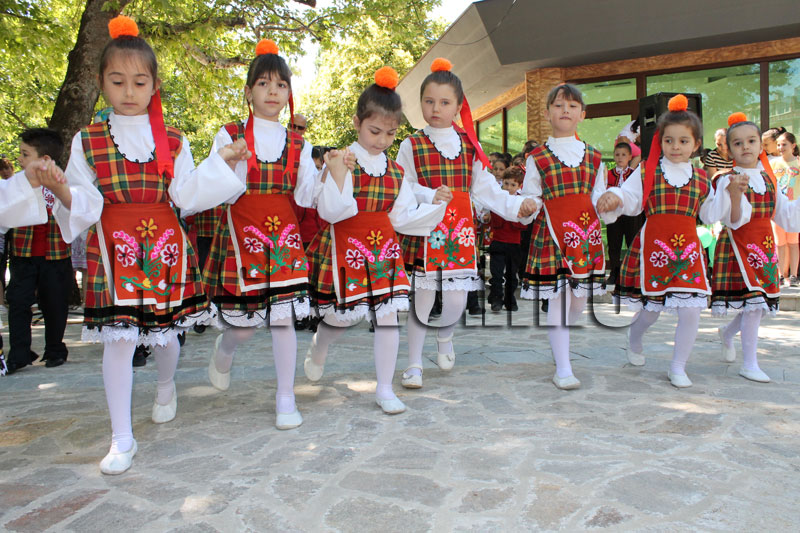 Празникът Празникът