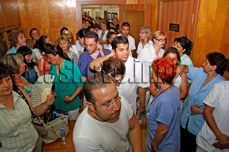 Бунт в болницата Бунт в болницата