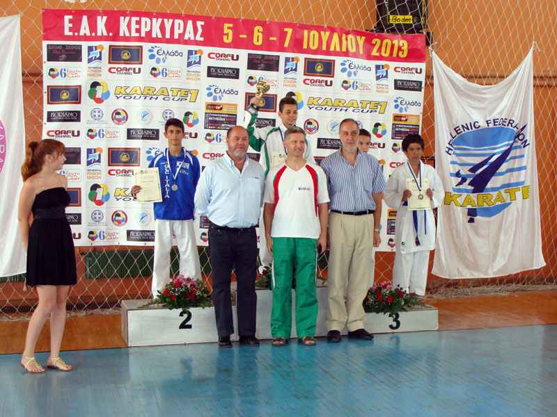 Награждаването на Васил Ривов