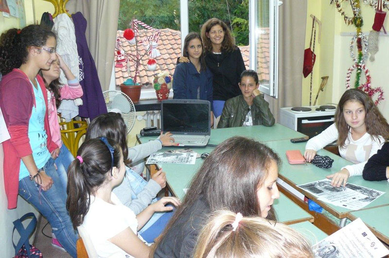 Младежки център Младежки център