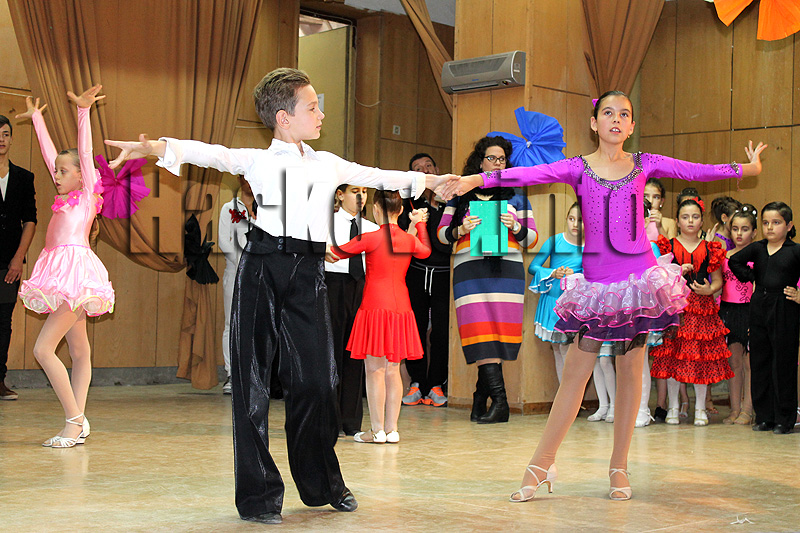 Танци Танци