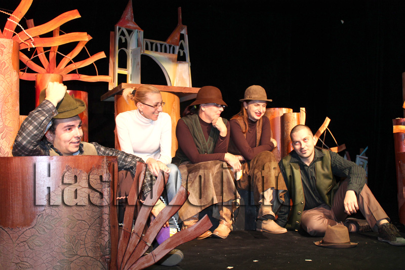 Театър Театър