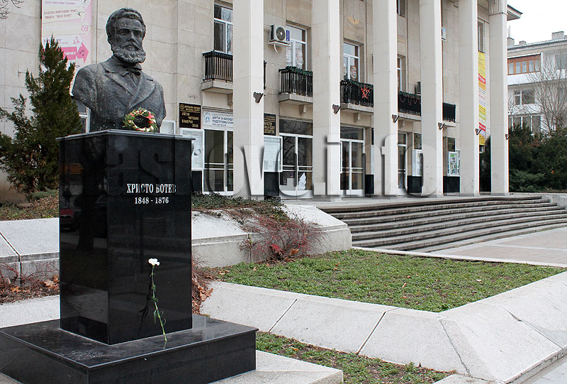 Паметник