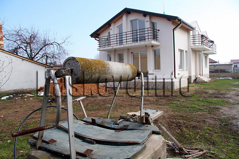 Бисер две години по-късно