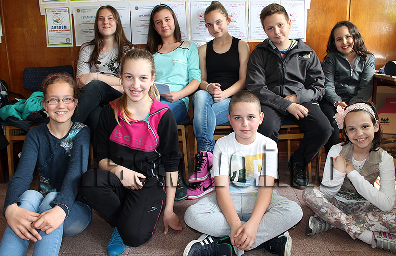 Театър Театър