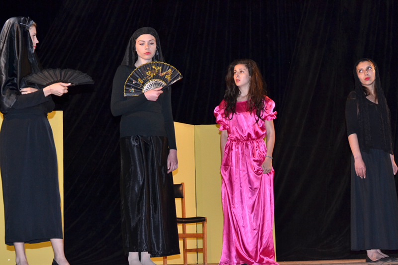 Театър Театър