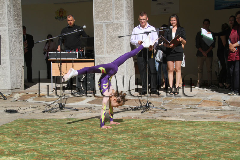 Зрелостници Зрелостници