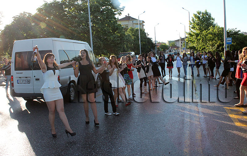 Абитуриенти