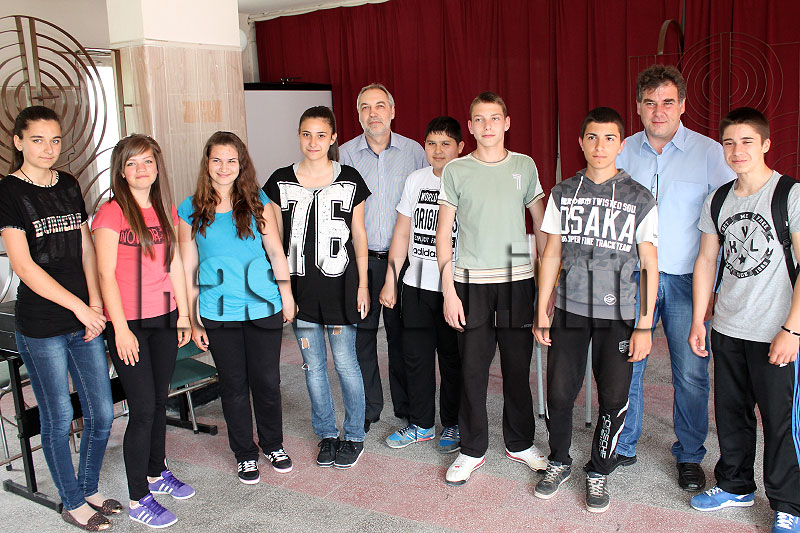 Награди Награди