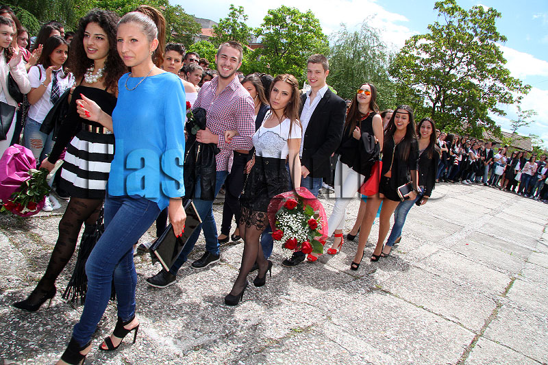 Зрелостници Зрелостници