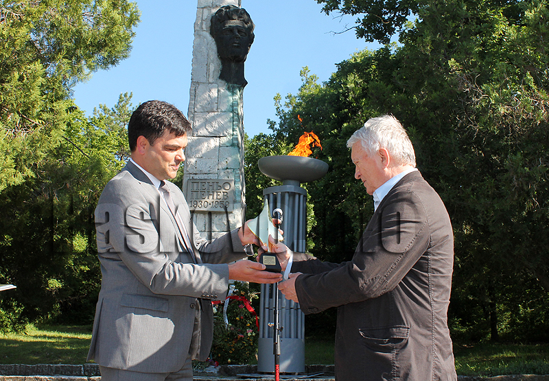 Награди Награди