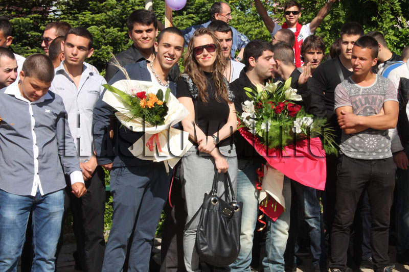 Зрелостници Зрелостници