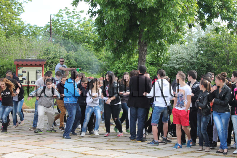 Зрелостници Зрелостници