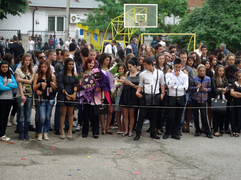 Зрелостници Зрелостници