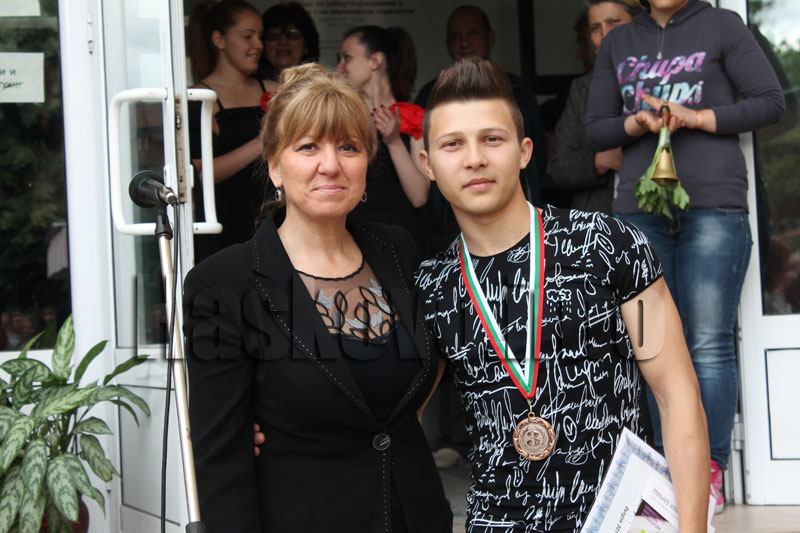 Зрелостници Зрелостници