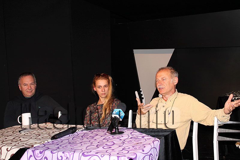 Премиера Премиера