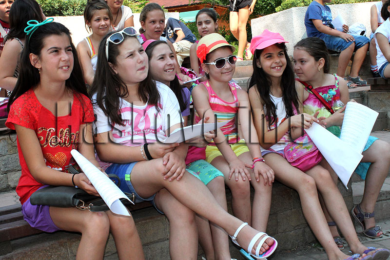 Театър Театър