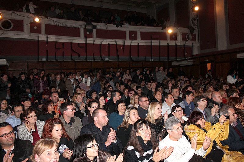 Театър Театър