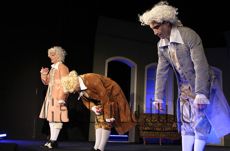 Театър Театър