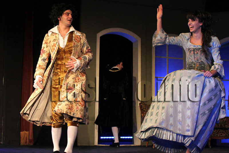 Театър Театър