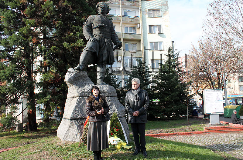 Паметник