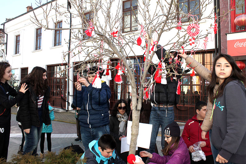 Мартеници Мартеници