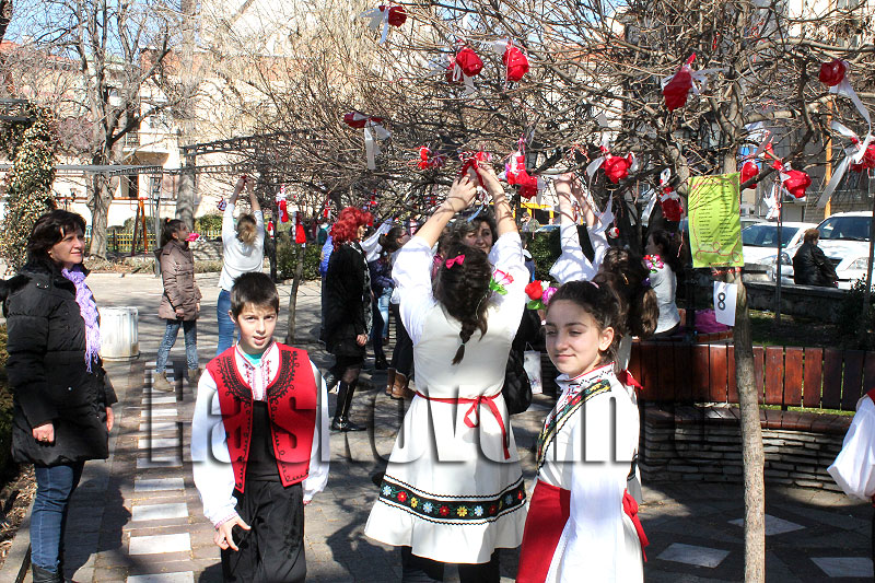 Мартеници Мартеници