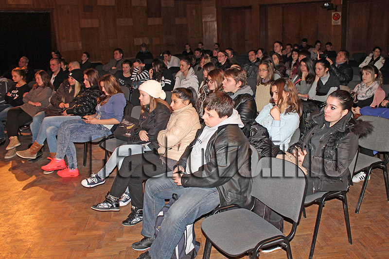 Премиера Премиера