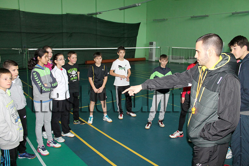 Бадминтон
