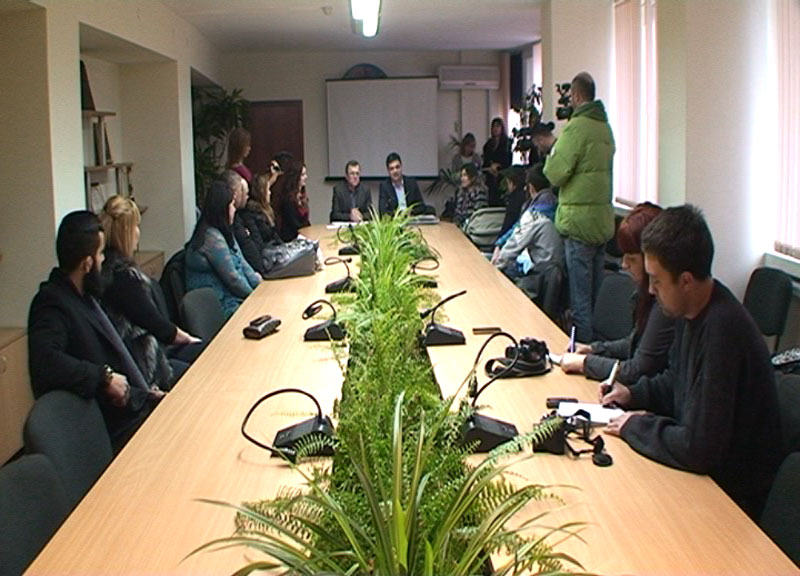 Новородени