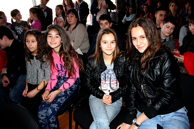 Награди Награди