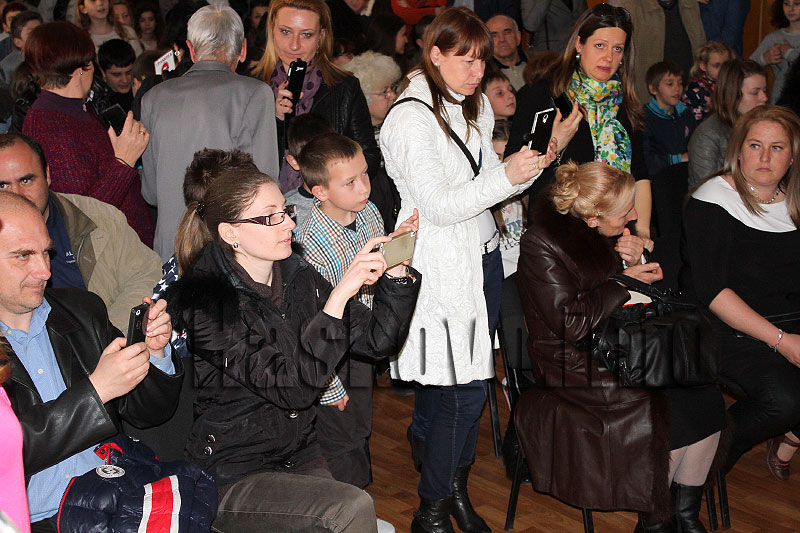 Награди Награди