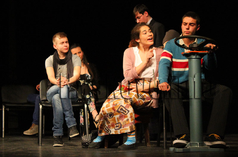 Театър Театър