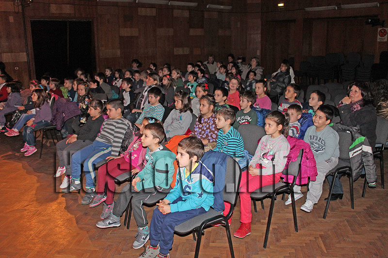 Младежки Младежки