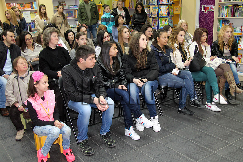 Роман Роман