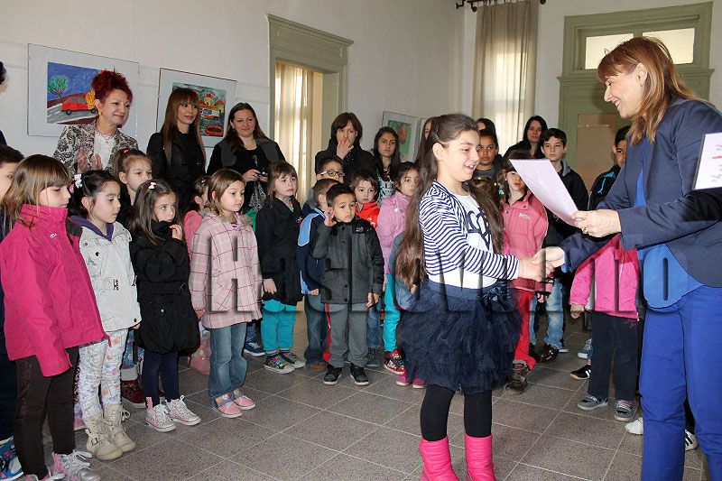 Награди Награди