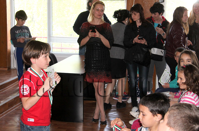 Награди Награди