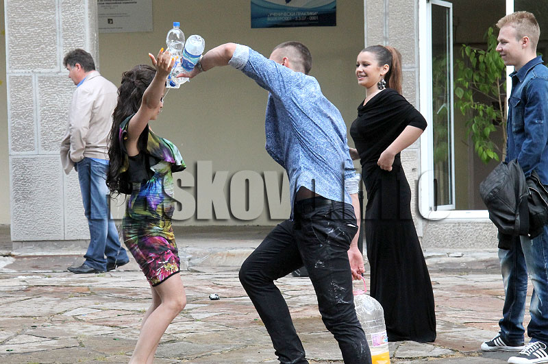 Абитуриенти Абитуриенти