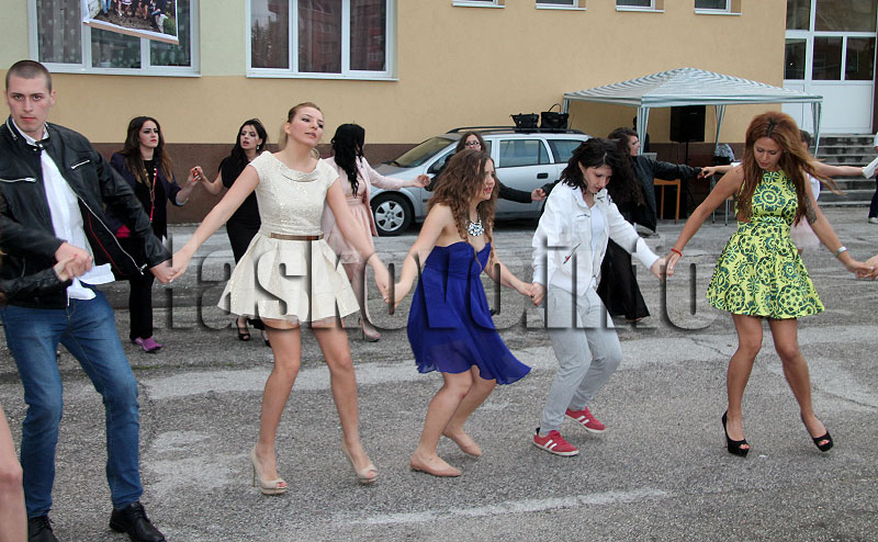 Абитуриенти Абитуриенти