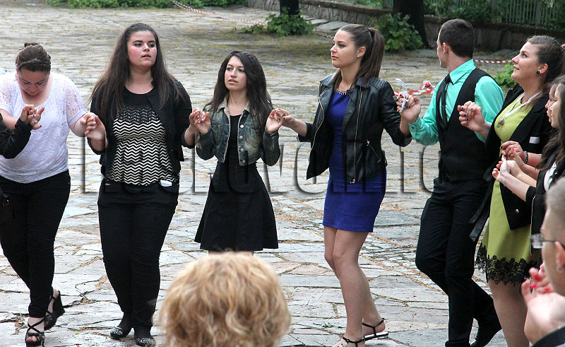 Абитуриенти Абитуриенти