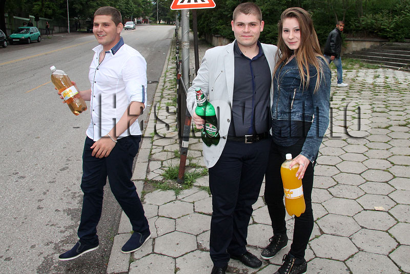 Абитуриенти Абитуриенти