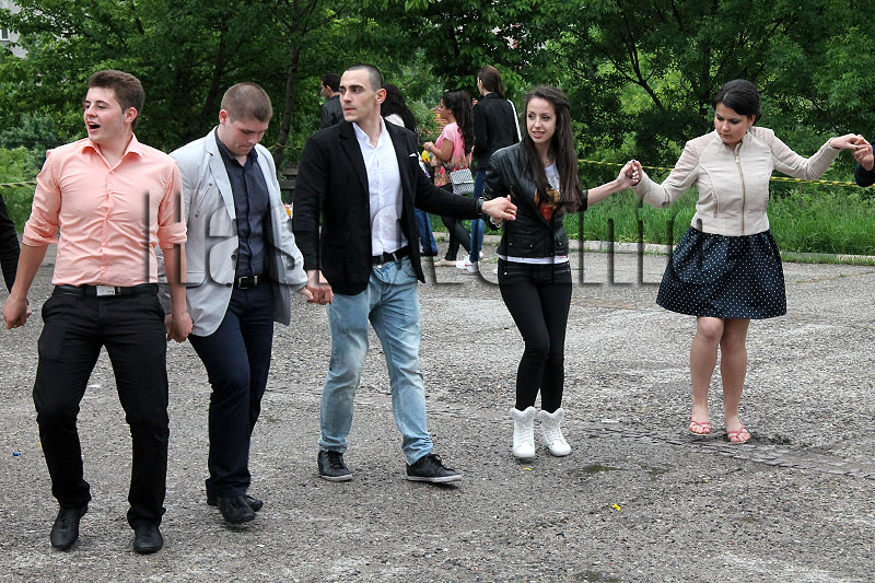 Абитуриенти Абитуриенти