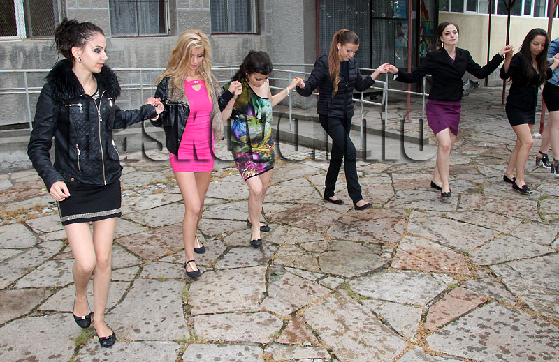 Абитуриенти Абитуриенти