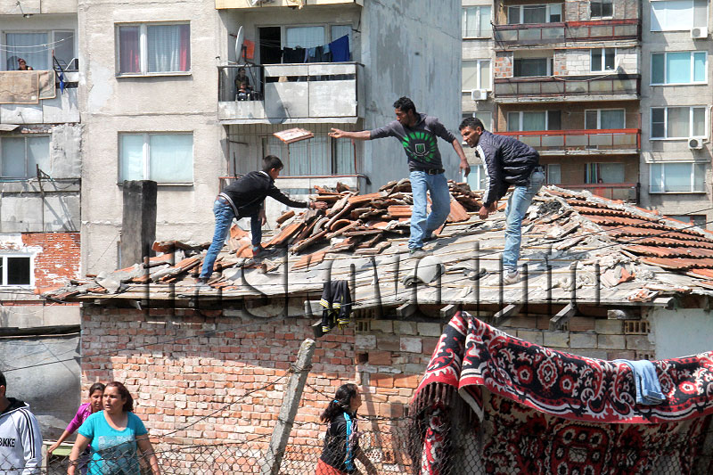 Незаконни Незаконни