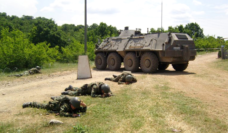Военни