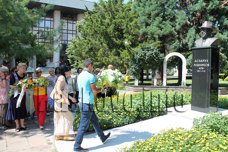 Паметник