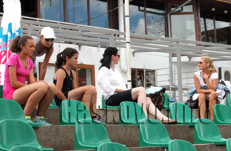 Тенис Тенис