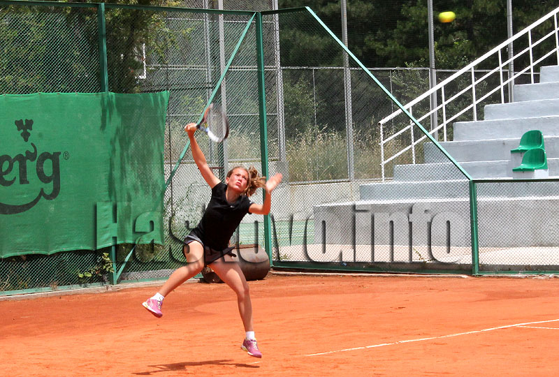 Тенис Тенис