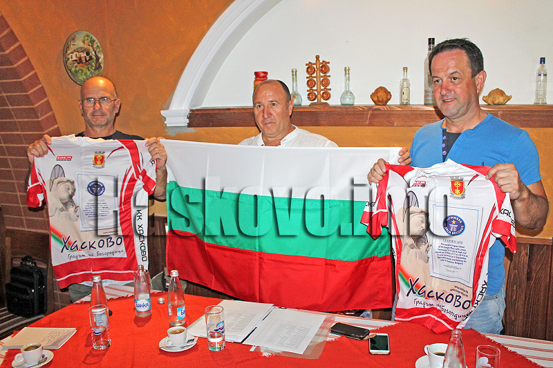 Колоездачи