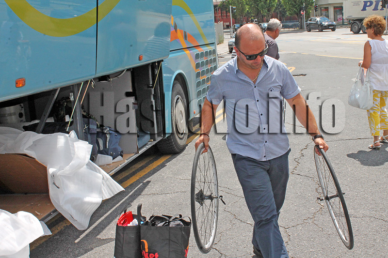 Колоездачи